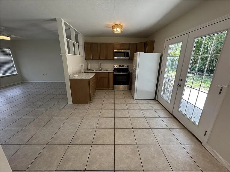 516 Laurel Rd W — Photo 6