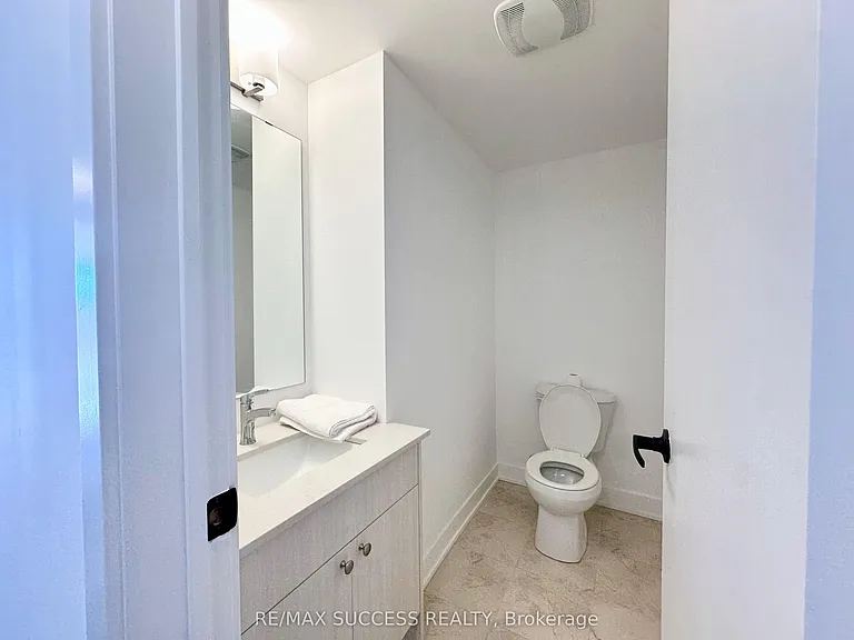 49 Flan Blvd — Photo 11