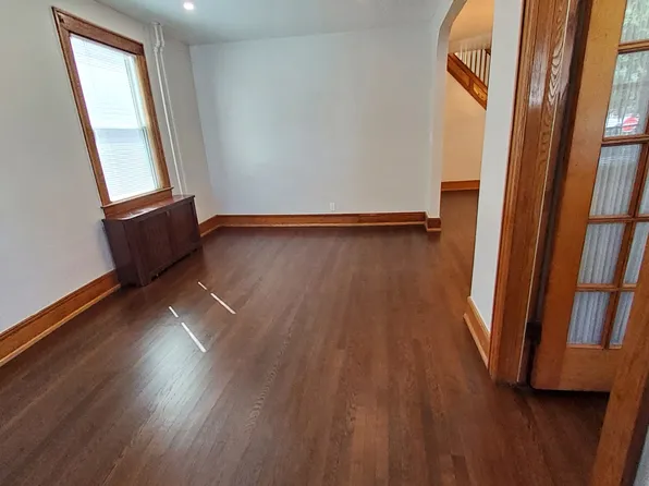 285 Born Street image 22 of 41