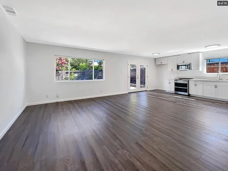 6134 Woodside Dr — Photo 3