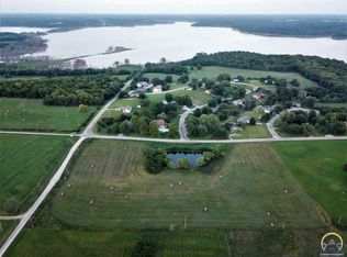 7563 Comanche Rd #9629, Ozawkie, KS 66070