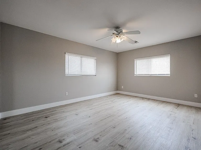 3385 E Longhorn Dr — Photo 20