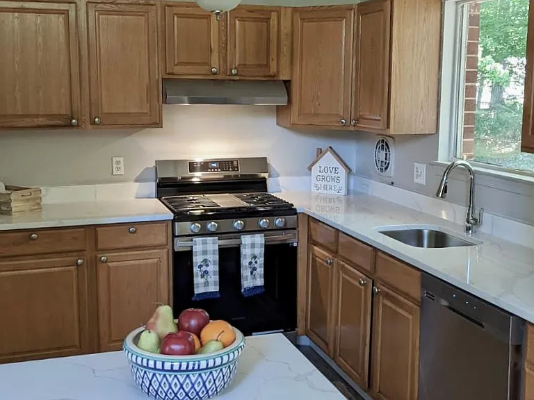 8634 Cromwell Dr — Photo 3