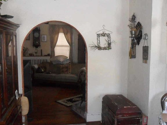 3rd image of 21 E Elm Ave