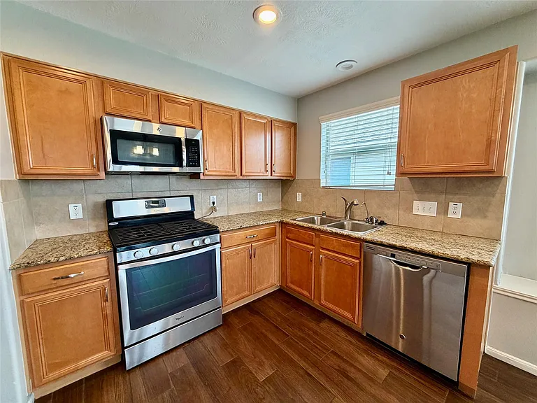 25206 Barmby Dr — Photo 7