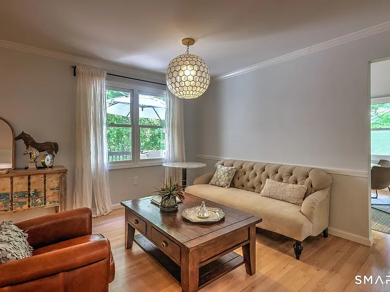 9 Canterbury Rd #9 — Photo 11