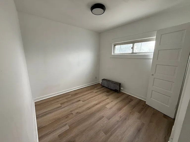 100 S College Ave #11 — Photo 8