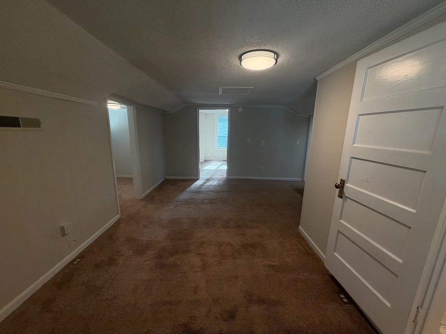 715 N Church St — Photo 2