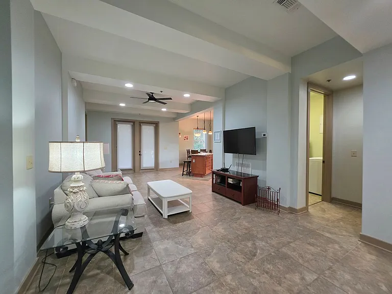1430 Regency Rd #B104 — Photo 2
