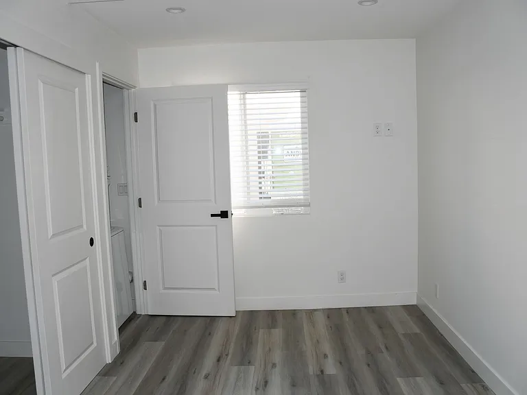 994 Valencia St — Photo 12
