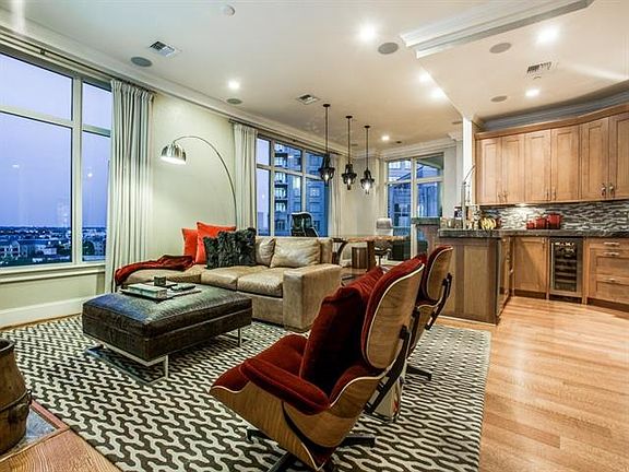 5th image of 2555 N Pearl St APT 803