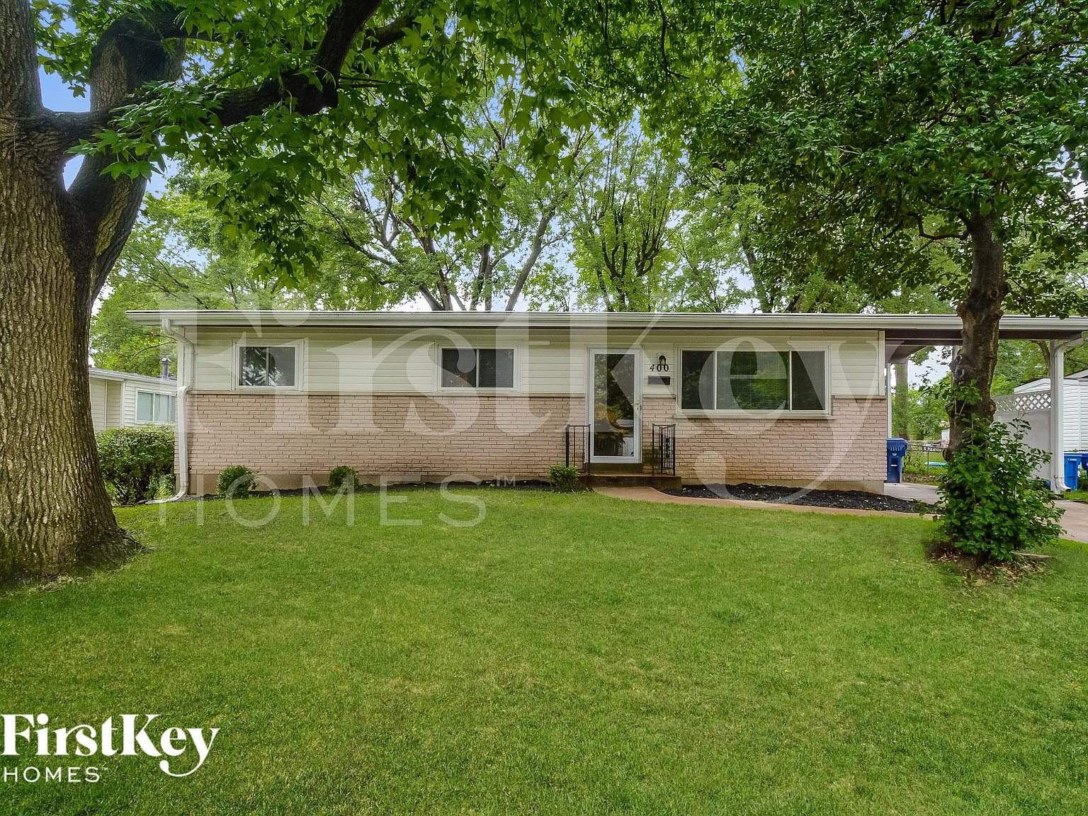 3 bed, 1.5 bath, 1025 sqft, $1,395 — Photo 1