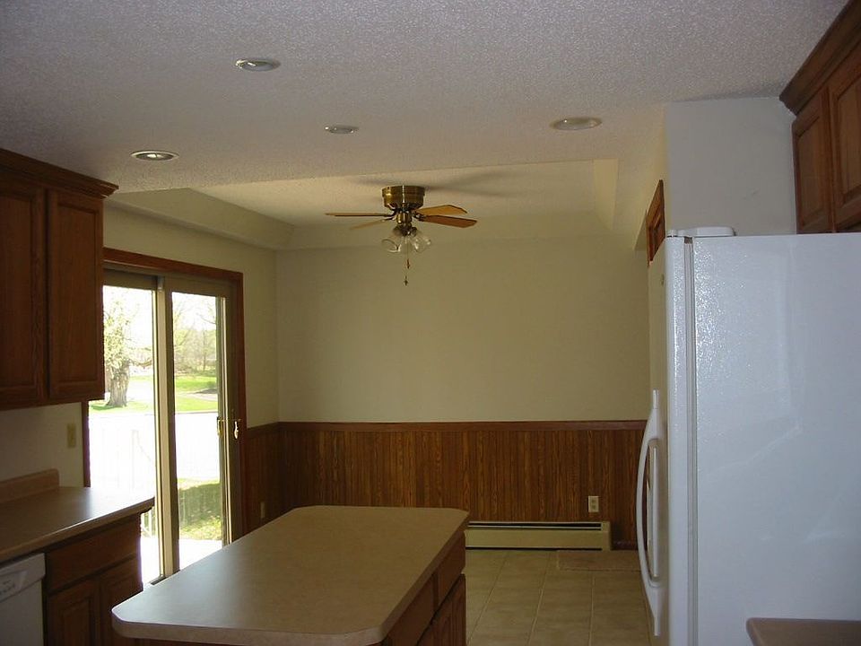 2nd image of 124 Maple Ridge Cir