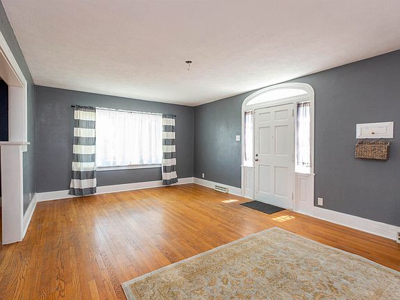 5th image of 909 E Eckman St