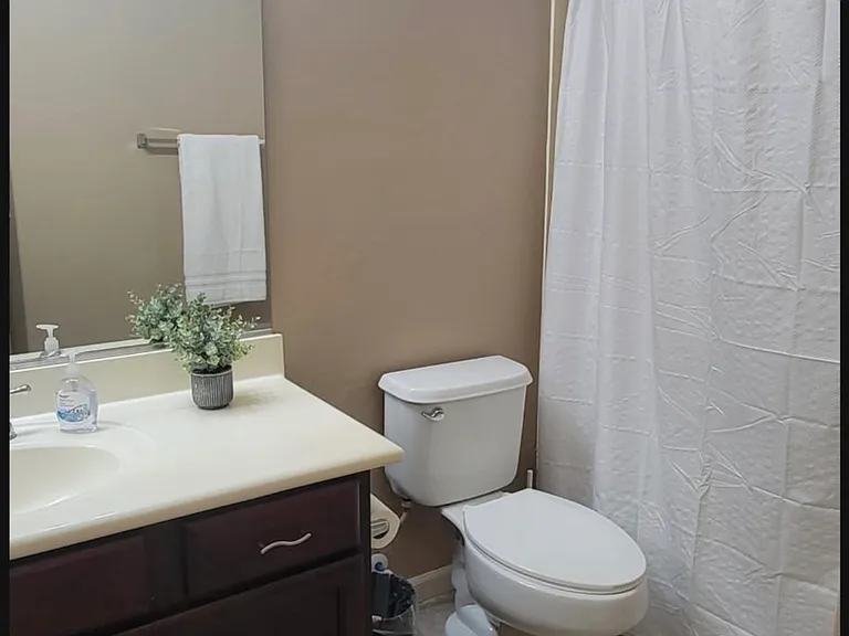 15257 W Old Oak Ln — Photo 12