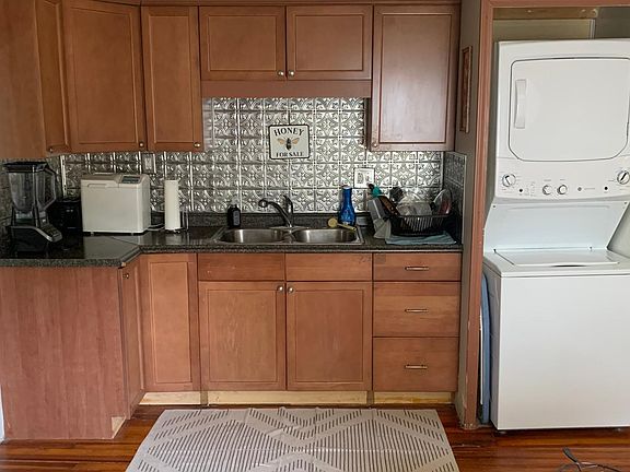 3rd image of 4524 Odell Pl