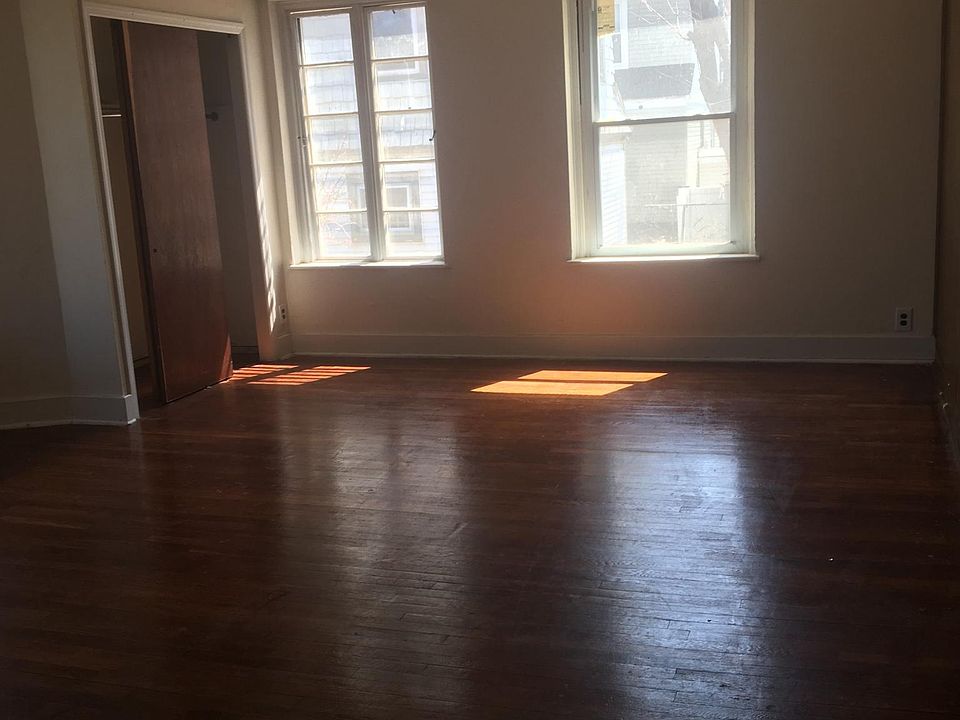2nd image of 36 Franklin Ave