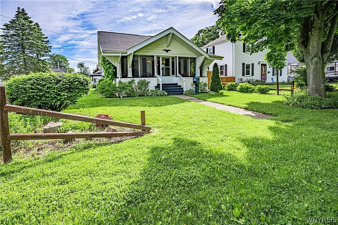 2755 Orchard St photo 1