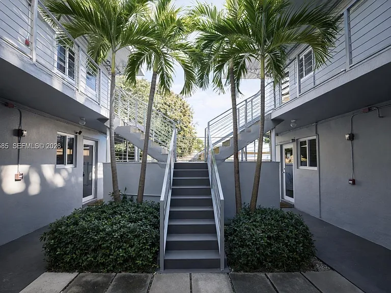 5305 Biscayne Blvd #207 — Photo 2