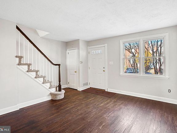 3rd image of 2724 W 3rd St
