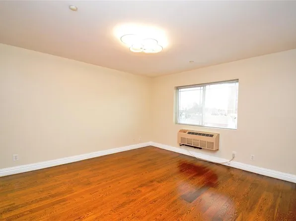 69-14 41st Avenue image 8 of 22