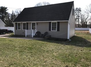 96 Marshall Dr, Selden, NY 11784