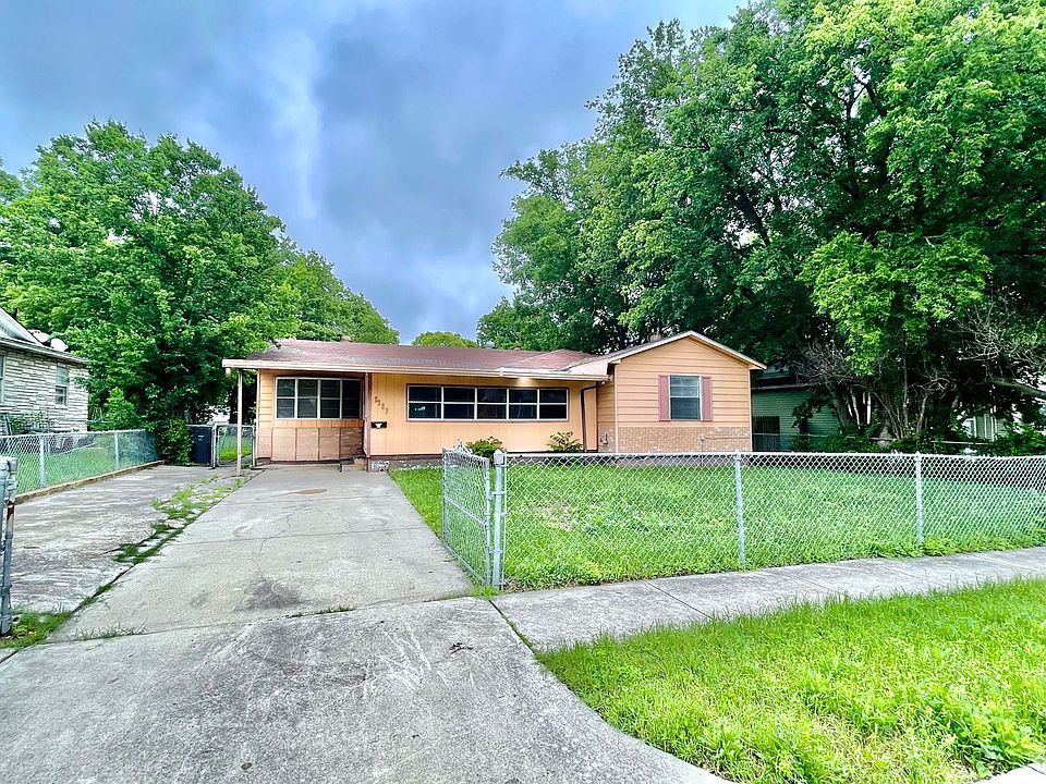1st image of 2207 Davis Dr