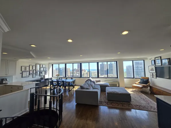 2754 N Hampden Ct APT 2106, Chicago, IL 60614