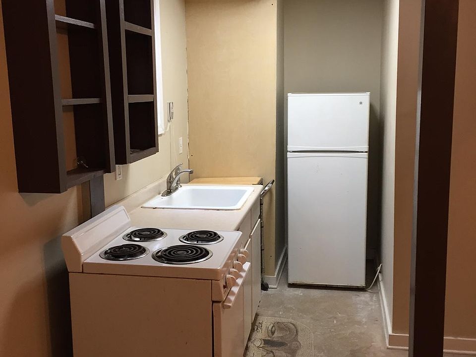 2nd image of 715 Park Blvd #711A
