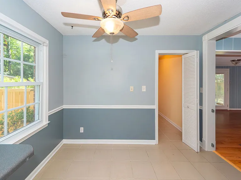 109 Runnymede Ln — Photo 16