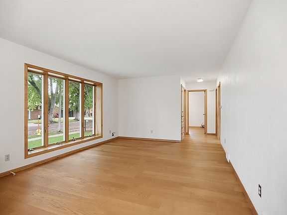 5th image of 3013 S Jefferson Ave