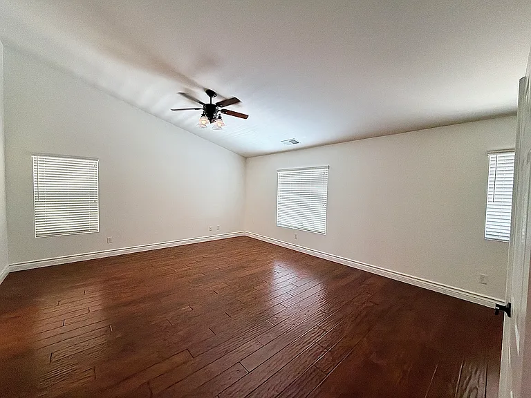 1884 Pinnacle Way — Photo 25