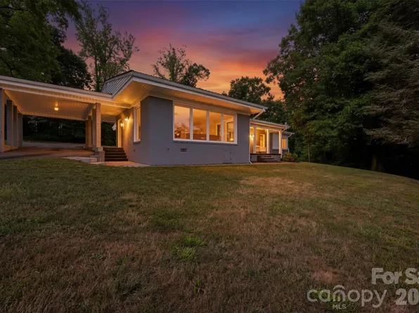 104 31st Ave NE, Hickory, NC 28601