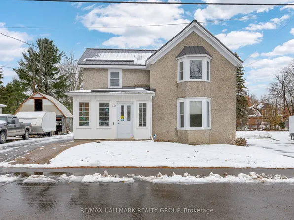 10 Wellington St E, Athens, ON K0E 1B0