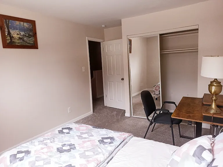 1125 S Monaco Pkwy — Photo 3