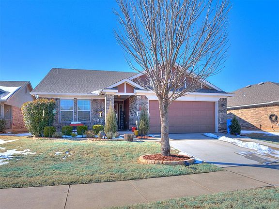 2nd image of 2706 Trailwood Dr
