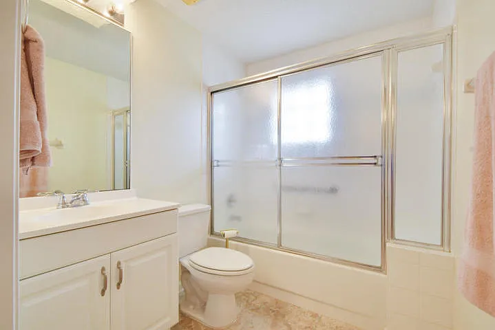 101 Muirfield Ct #F — Photo 18