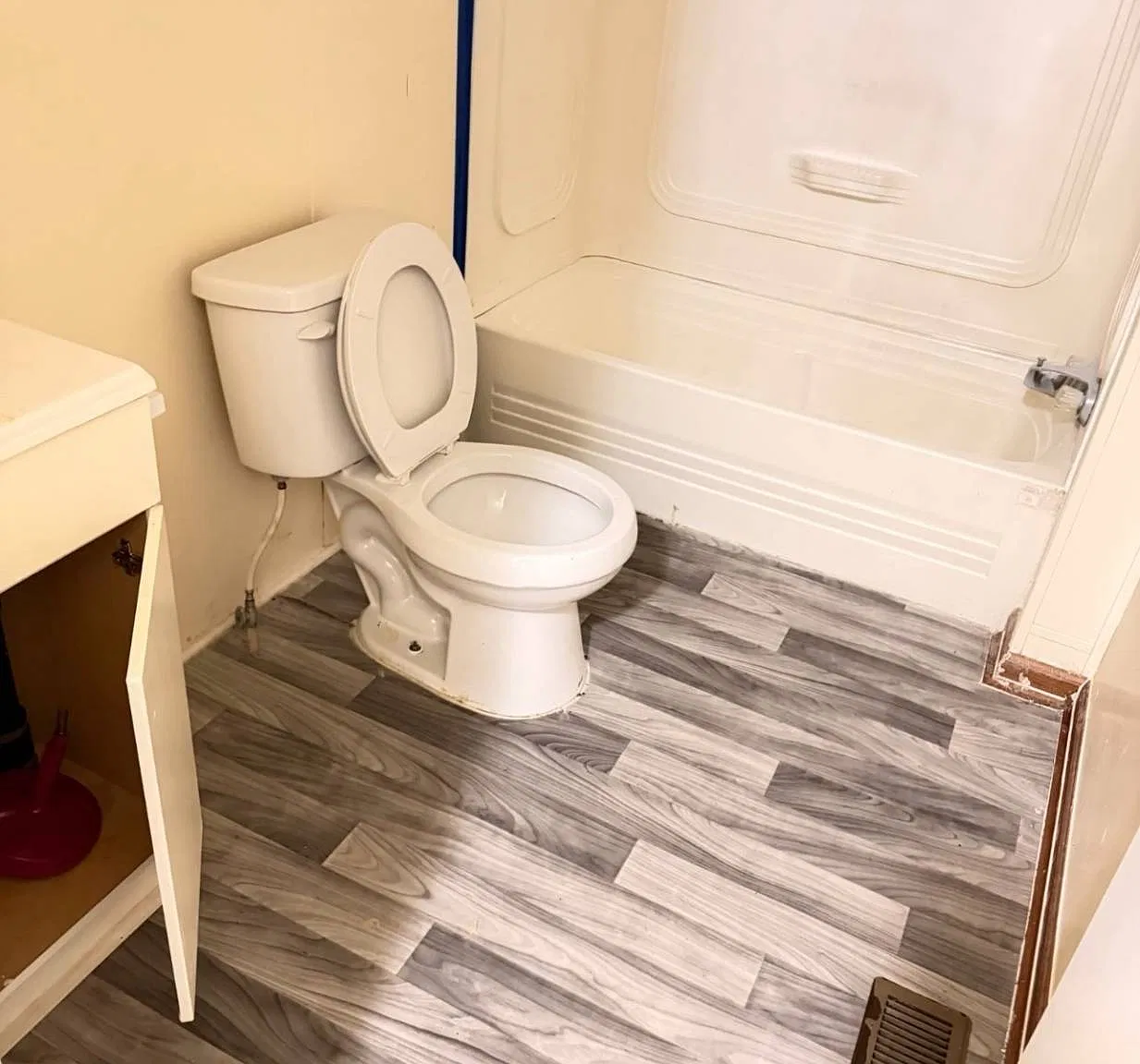 3 bed, 2.0 bath, $950 — Photo 3