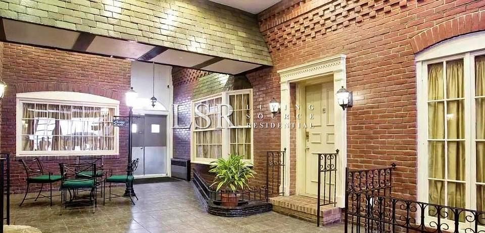 2nd image of 215 E 24th St APT 512A