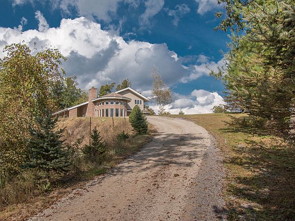 2nd image of 375 McReynolds Ln