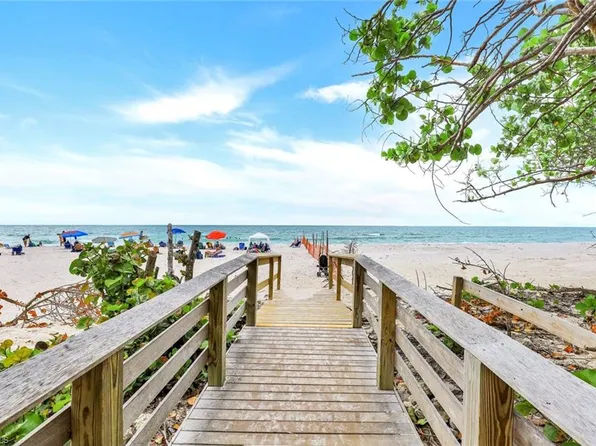 5 Bluebill AVE #410, NAPLES, FL 34108