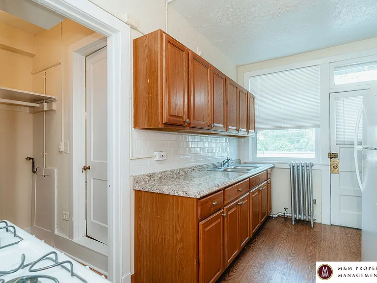817 Oak Park — Photo 10