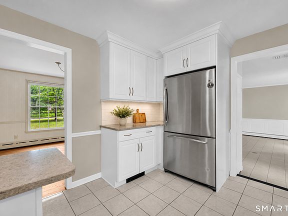 4th image of 559 Allen Road