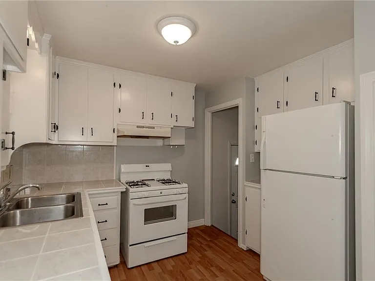 1752 Brainard Rd — Photo 12