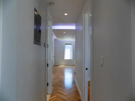 Rented by Blue Egg Realty Corp | media 32