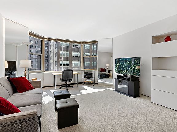 4th image of 535 N Michigan Ave APT 2105