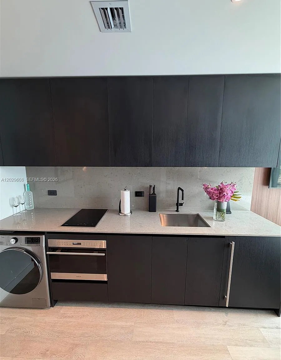 E11even Club Residences — Photo 4