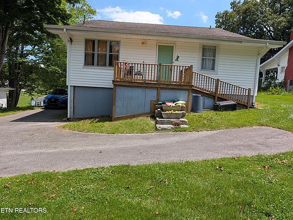 3rd image of 307 S Ridge Ave