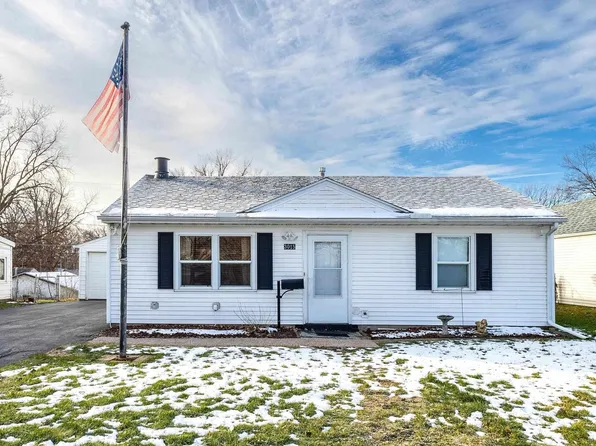 3015 W 70th St, Davenport, IA 52806