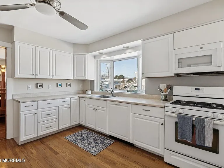 54 Osborne Ave — Photo 12